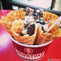 Photo taken at Cold Stone Creamery by Cold Stone Creamery on 8/4/2014