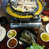 Photo taken at 삼겹살 치스 Korean cheese BBQ by Lobster Bucket by Usu R. on 3/4/2017