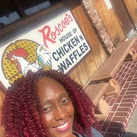 Photo taken at Roscoe&amp;#39;s House of Chicken and Waffles by Lady K. on 7/22/2022