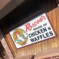 Photo taken at Roscoe&amp;#39;s House of Chicken and Waffles by Lady K. on 7/22/2022