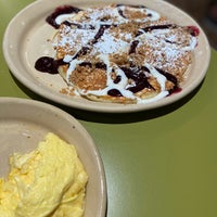 Photo taken at Snooze, an A.M. Eatery by Lady K. on 12/29/2019