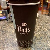 Foto diambil di Peet&amp;#39;s Coffee &amp;amp; Tea oleh Derek B. pada 3/9/2020