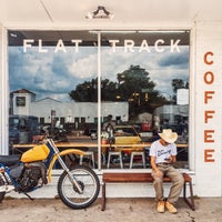 7/26/2016 tarihinde Jeremy W.ziyaretçi tarafından Flat Track Coffee'de çekilen fotoğraf