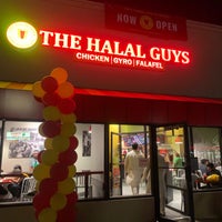 Foto tirada no(a) The Halal Guys por Chris S. em 9/22/2019