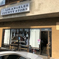 Foto tirada no(a) Los Angeles County Store por Jonah W. em 12/18/2018