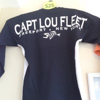 รูปภาพถ่ายที่ Captain Lou Fleet โดย sapphire c. เมื่อ 8/7/2014