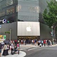 Photo taken at Apple Shinsaibashi by 龍 on 5/30/2015