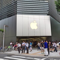 Photo taken at Apple Shinsaibashi by 龍 on 5/30/2015