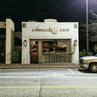 12/26/2015에 Zach R.님이 Camellia Cafe에서 찍은 사진