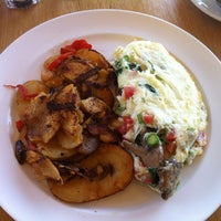 Das Foto wurde bei Plate Restaurant Malibu von Marcos am 10/1/2012 aufgenommen