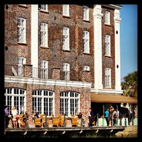 รูปภาพถ่ายที่ Historic Rice Mill Building with Good Food Catering โดย Holy City H. เมื่อ 6/18/2013