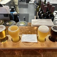 Photo taken at Mad Chef Craft Brewery by Matthew W. on 3/24/2023