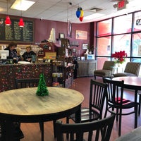 12/26/2017 tarihinde Scott B.ziyaretçi tarafından Aversboro Coffee'de çekilen fotoğraf