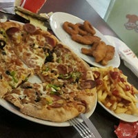 Photo taken at Pizza Pizza by Hasret D. on 9/17/2016