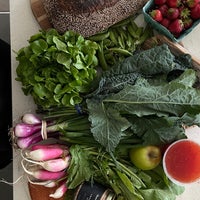 Photo taken at McCarren Park Greenmarket by Monica on 6/18/2022