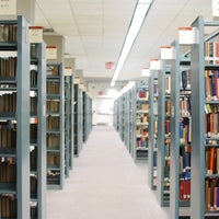 Foto tirada no(a) Lloyd Sealy Library, John Jay College of Criminal Justice por Robin D. em 11/28/2012