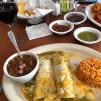 Снимок сделан в Mario&amp;#39;s Mexican &amp;amp; Salvadorian Restaurant пользователем Jay 10/2/2017