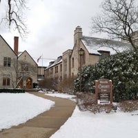 3/14/2017 tarihinde John D.ziyaretçi tarafından Winnetka Community House'de çekilen fotoğraf