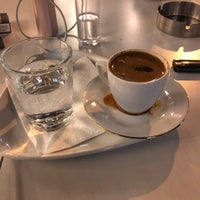 Foto tirada no(a) La Vita é Bella Cafe por Esen İ. em 9/24/2021