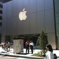 Photo taken at Apple Ginza by yvonne s. on 5/3/2013