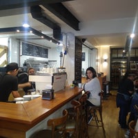 10/8/2017 tarihinde João Paulo B.ziyaretçi tarafından Fabrique Pão e Café'de çekilen fotoğraf