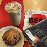 Foto tirada no(a) Peace Coffee Shop por Janelle N. em 9/26/2014