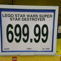 Photo taken at Toys&amp;quot;R&amp;quot;Us by Richard L. on 11/24/2013