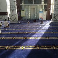 Photo taken at Abdulrahman Saddik Mosque by Omar A. on 5/25/2015