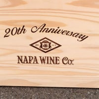 รูปภาพถ่ายที่ Napa Wine Company โดย Julianna O. เมื่อ 8/17/2013
