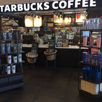 Photo taken at Starbucks by 🅰fnan ⚓. on 6/17/2018