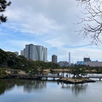 Photo taken at Hamarikyu Gardens by ともゆき on 3/20/2024
