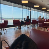 Photo taken at Austrian Airlines Business Lounge | Non-Schengen Area by Huw L. on 5/12/2022