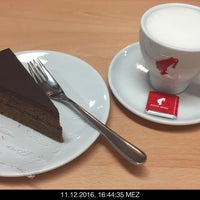Photo taken at Julius Meinl Coffee to go by Ulrich B. on 12/11/2016