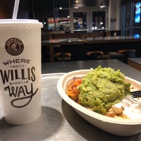 Photo taken at Chipotle Mexican Grill by Abdulsalam on 4/6/2018