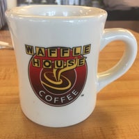 Photo taken at Waffle House by Reggie T. on 11/14/2017