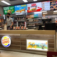 Photo taken at Burger King by Erkin  İÇ on 8/27/2021