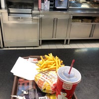 Photo taken at Burger King by Erkin  İÇ on 3/31/2022