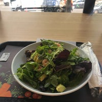 6/7/2018 tarihinde Renata C.ziyaretçi tarafından Eat Salad'de çekilen fotoğraf
