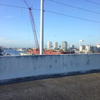 9/22/2015 tarihinde Bud A.ziyaretçi tarafından Tampa Port Authority'de çekilen fotoğraf