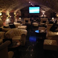 Foto diambil di Suite &amp;amp; Cigar Lounge Tallinn oleh Alver P. pada 3/10/2014