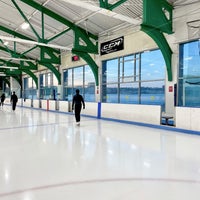 Photo taken at Chelsea Piers Sky Rink by Vivian on 3/16/2021