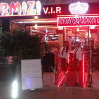 8/23/2014 tarihinde Kıpkırmızı VIPziyaretçi tarafından Kıpkırmızı VIP'de çekilen fotoğraf
