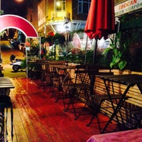 Foto tomada en Sima&amp;#39;s Café  por Büşra U. el 9/13/2015