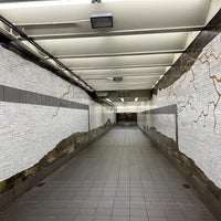 Photo taken at MTA Subway - 42nd St/Bryant Park (B/D/F/M/7) by Paul S. on 3/31/2023