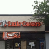 8/19/2014 tarihinde Little Caesars Pizzaziyaretçi tarafından Little Caesars Pizza'de çekilen fotoğraf