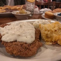 Photo taken at Cracker Barrel Old Country Store by Ohsato A. on 10/19/2018