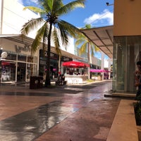 รูปภาพถ่ายที่ Las Plazas Outlet โดย Angie 💋 X. เมื่อ 4/7/2018