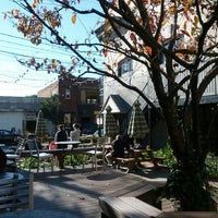 10/16/2012 tarihinde L E.ziyaretçi tarafından Bloc Cafe'de çekilen fotoğraf
