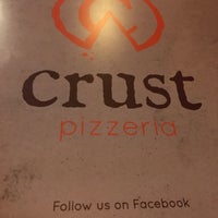 1/24/2017 tarihinde Thomas R.ziyaretçi tarafından Crust Stone Oven Pizza'de çekilen fotoğraf