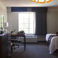 Foto tirada no(a) La Quinta Inn &amp;amp; Suites Orlando Airport North por Michael C. em 7/16/2017
